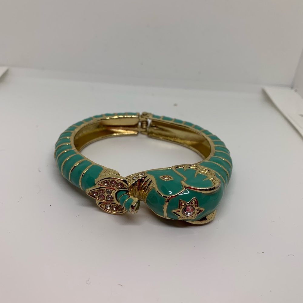 Chic Gold and Green Elephant Bracelet